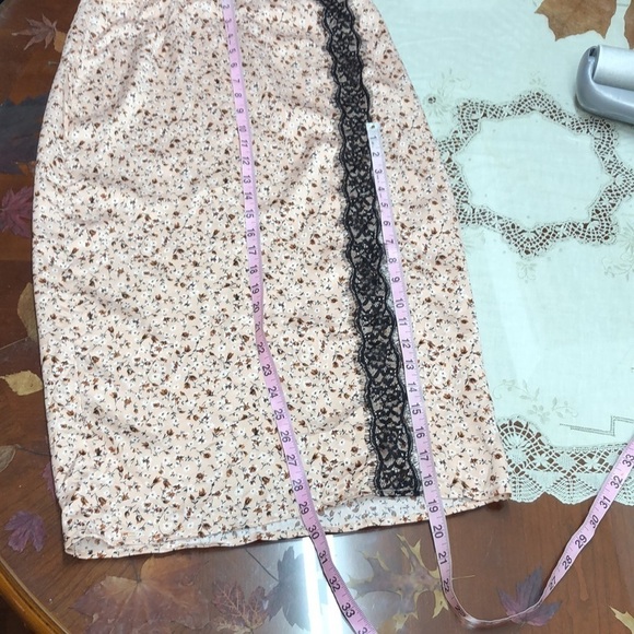 NWOT Halogen High Waisted Floral Lace Thigh High Slit Midi Skirt Size Small - Picture 7 of 9